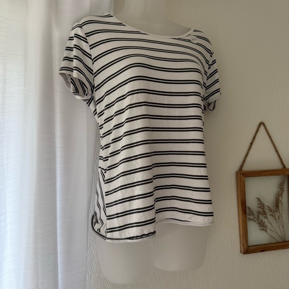 Rue21 Green and White Striped Relaxed Short Sleeve Tee cross cross open Back M - Picture 1 of 8